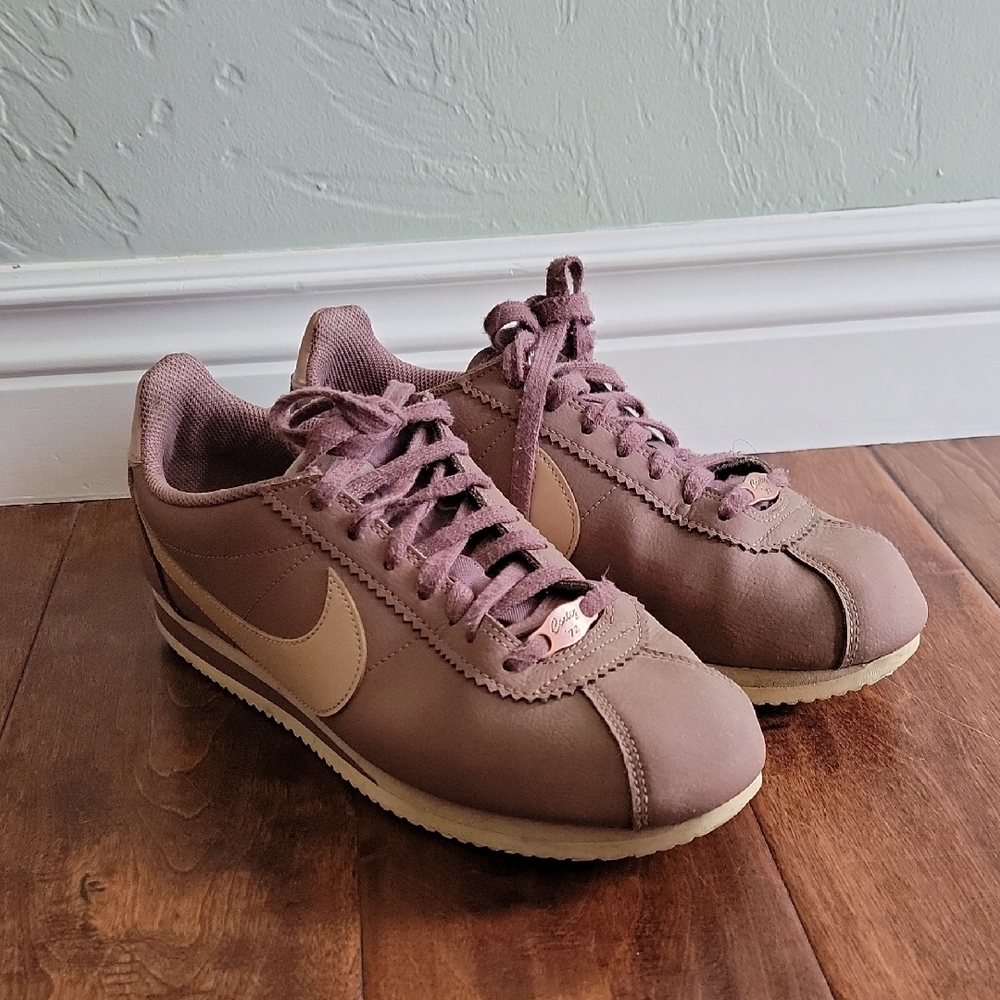 Nike Cortez Sneakers Size 9